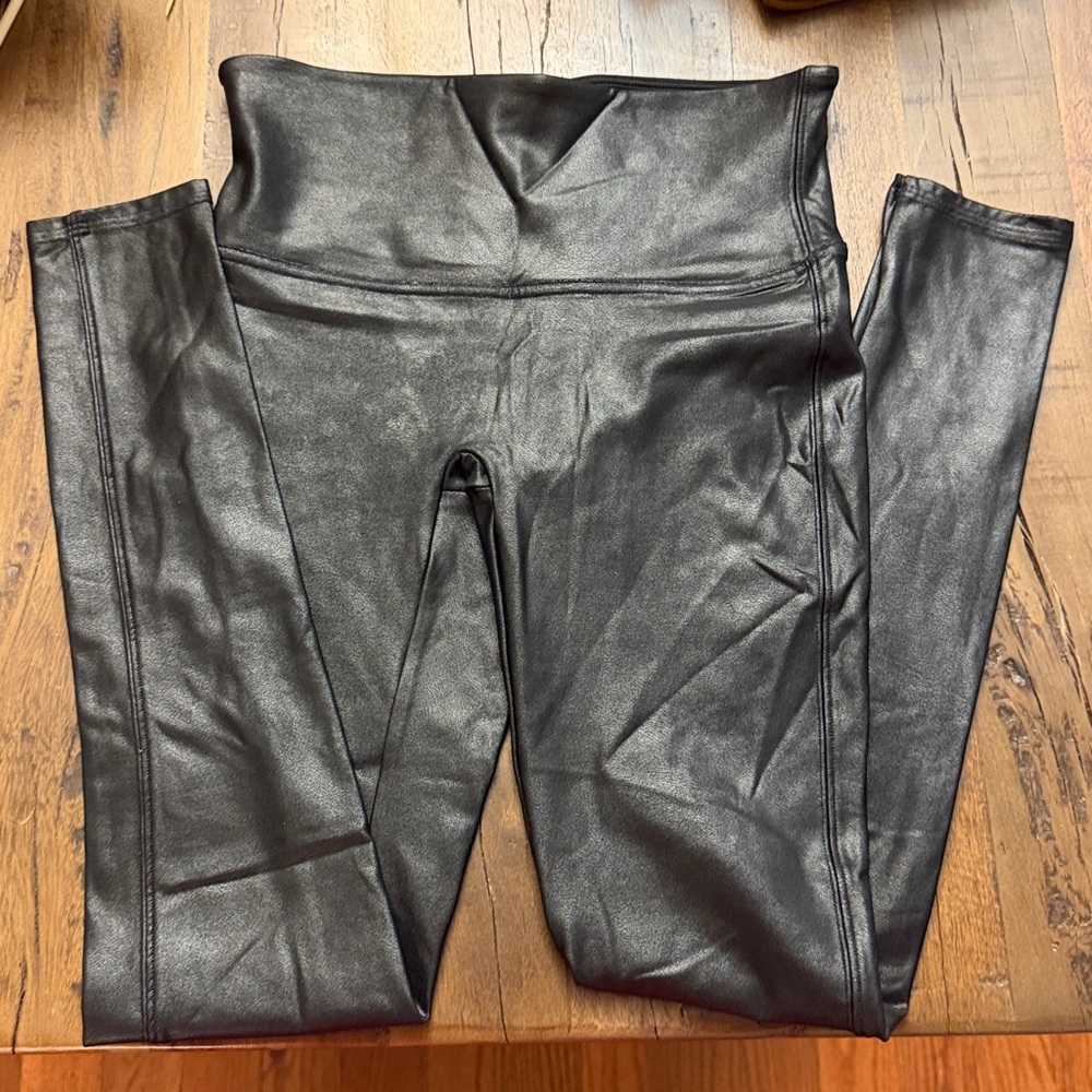 SPANX faux leather Black Leggings. Size Medium. Compression. High Waisted.